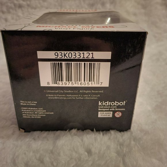 Halloween II Michael Myers KidRobot Figure - Picture 5 of 9